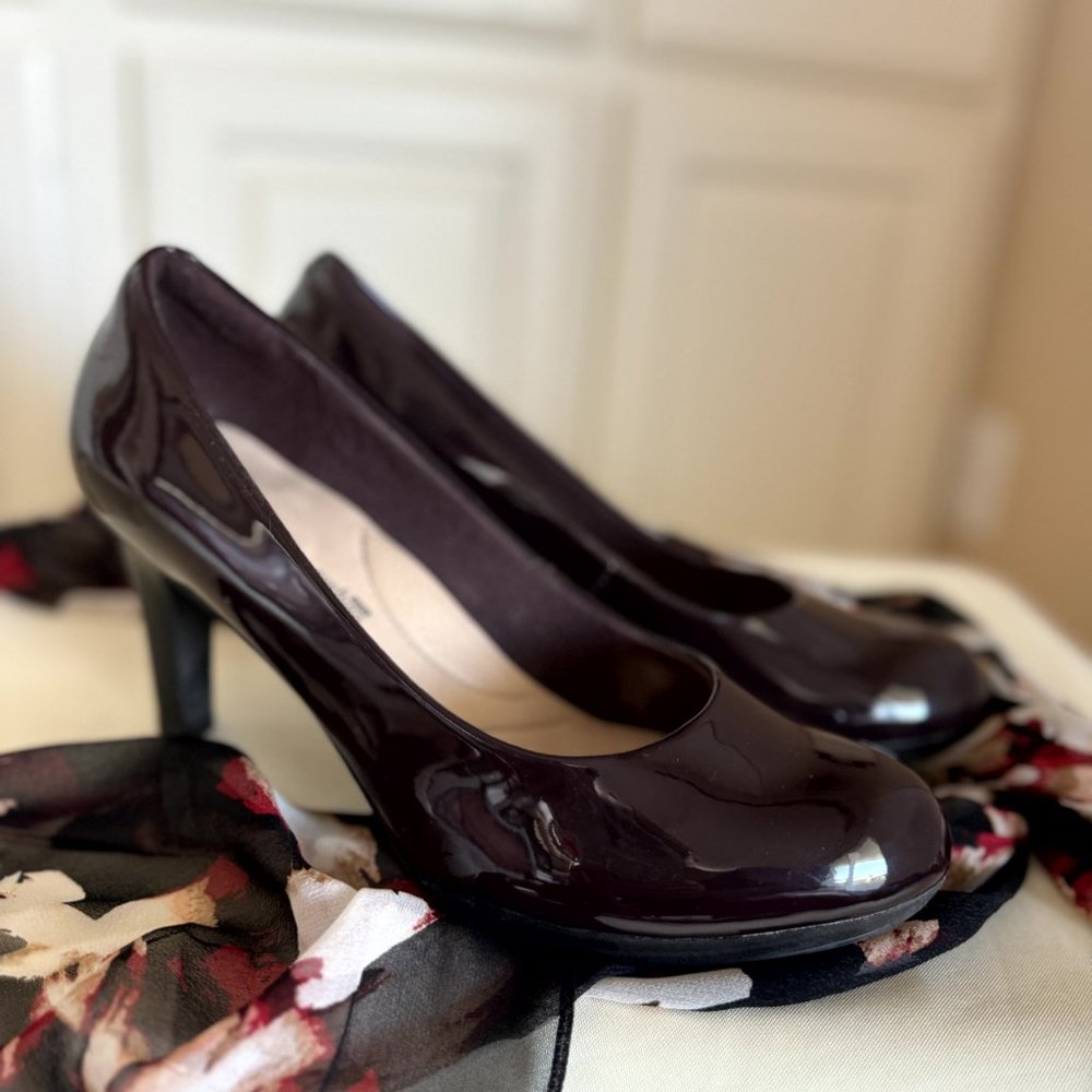 LAST CHANCE Clarks Patent Leather Heels - Wine color